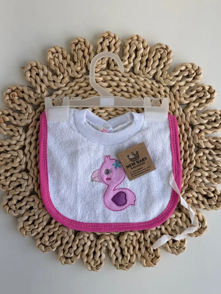 Babero toalla blanco y rosa