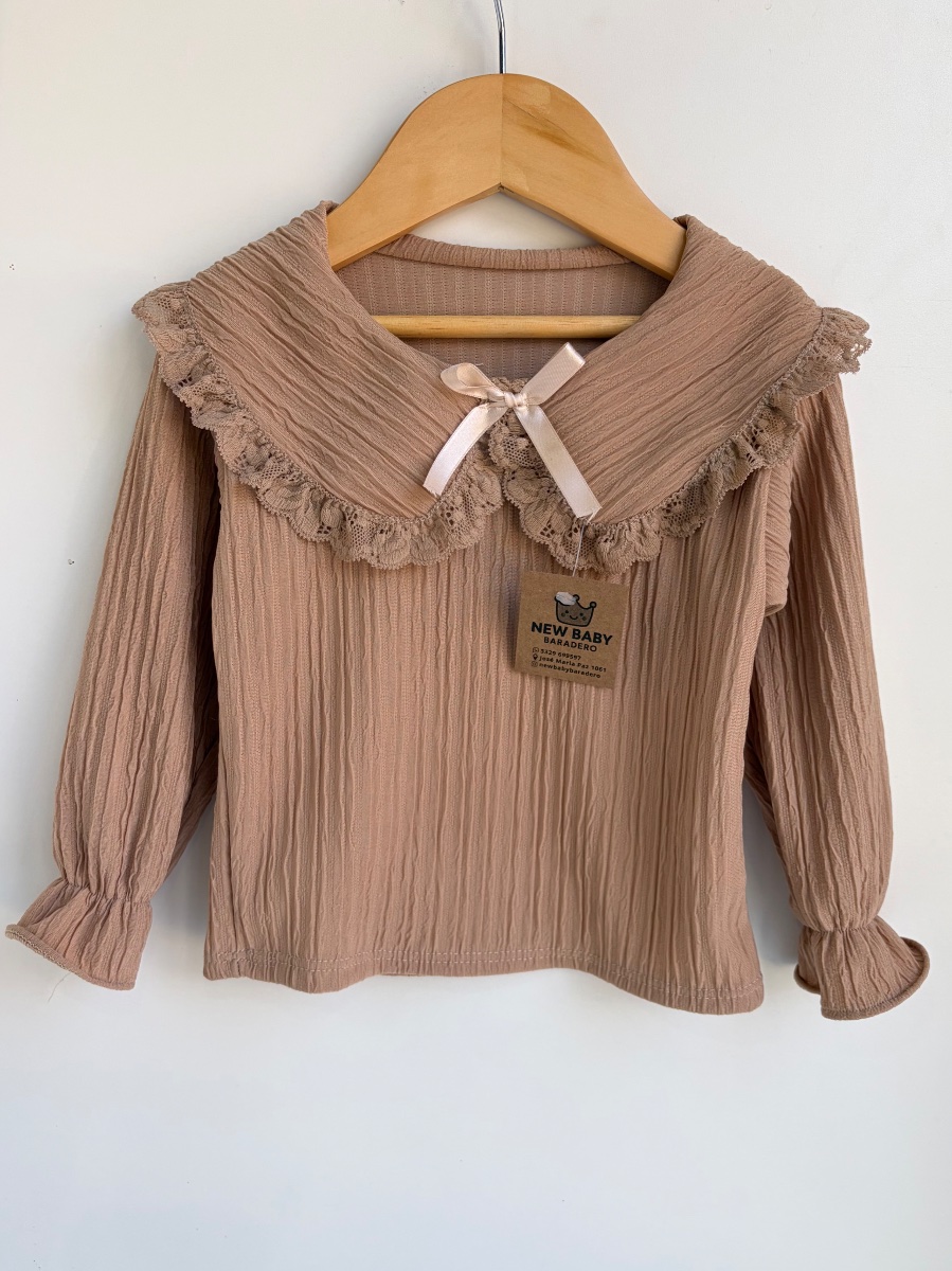 Blusa chocolate con broderie