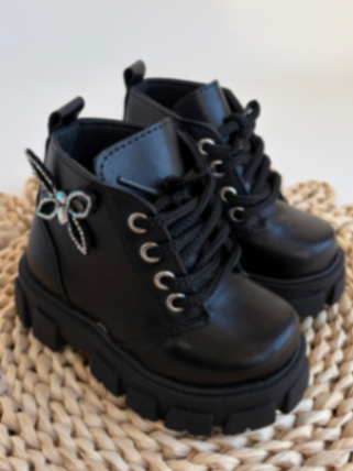 Borcegos negro con mariposa