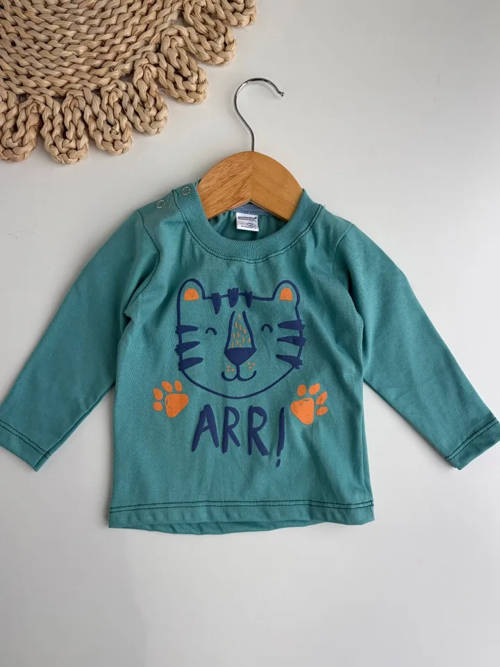 Camiseta verde estampa gatito