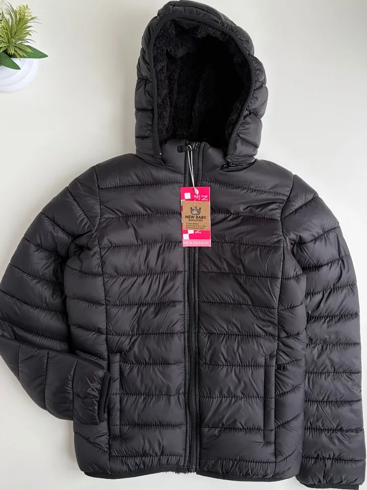 Campera inflable negra lisa