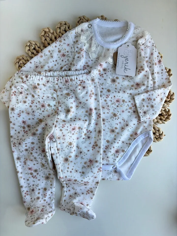 Conjunto de algodon body y ranita puntilla