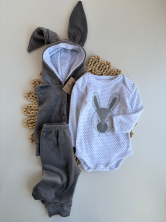 Conjunto gris con chaleco