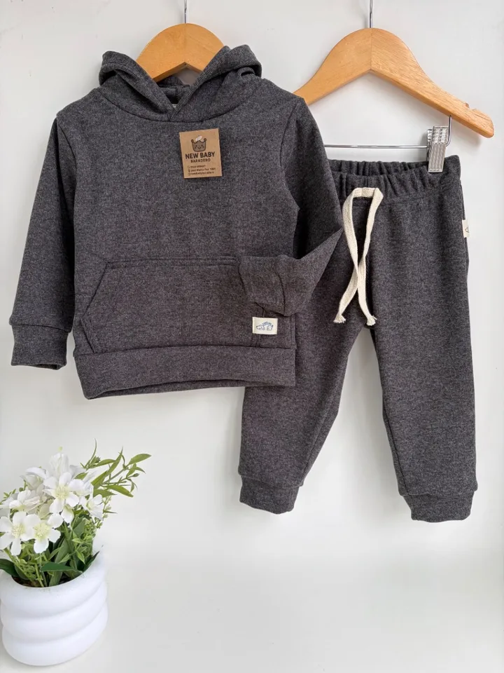 Conjunto gris de darlon