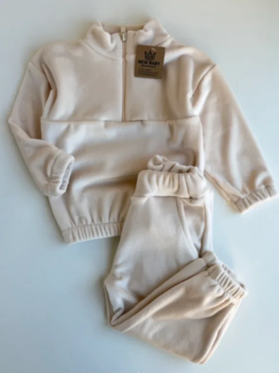 Conjunto natural plush/ buzo y babucha