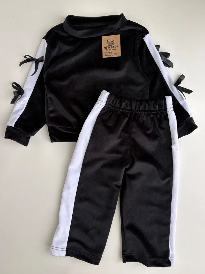 Conjunto plush negro  combinado 