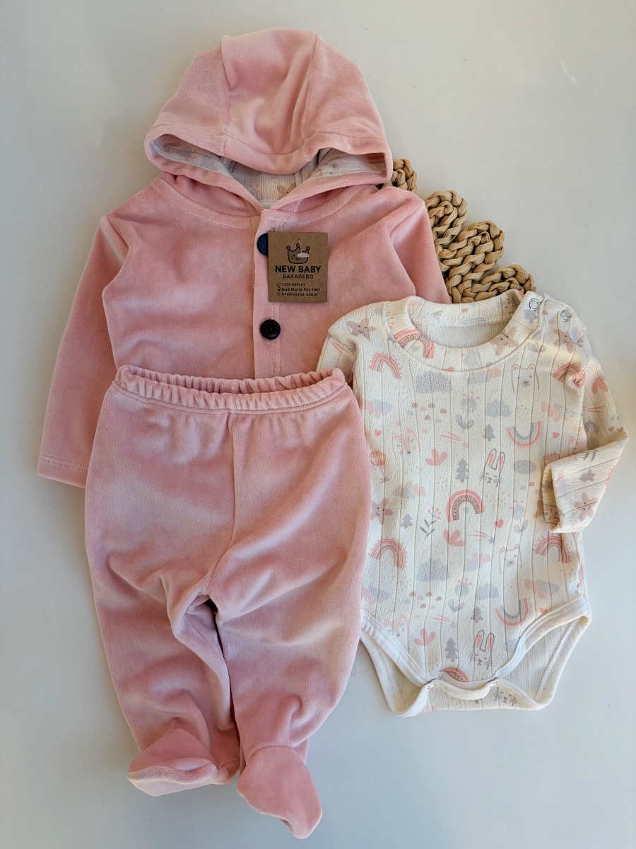 Conjunto rosa con body