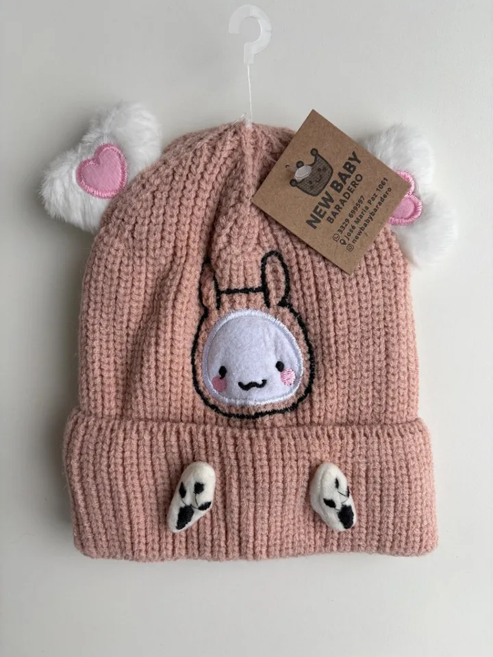 Gorrito de lana conejito rosa