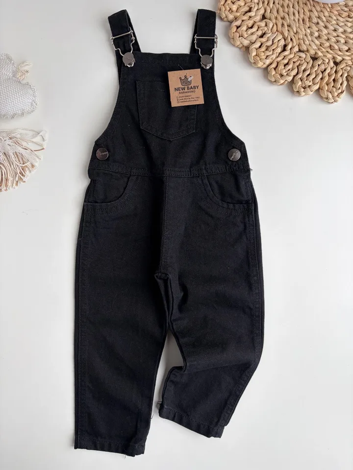 Jardinero de jean negro