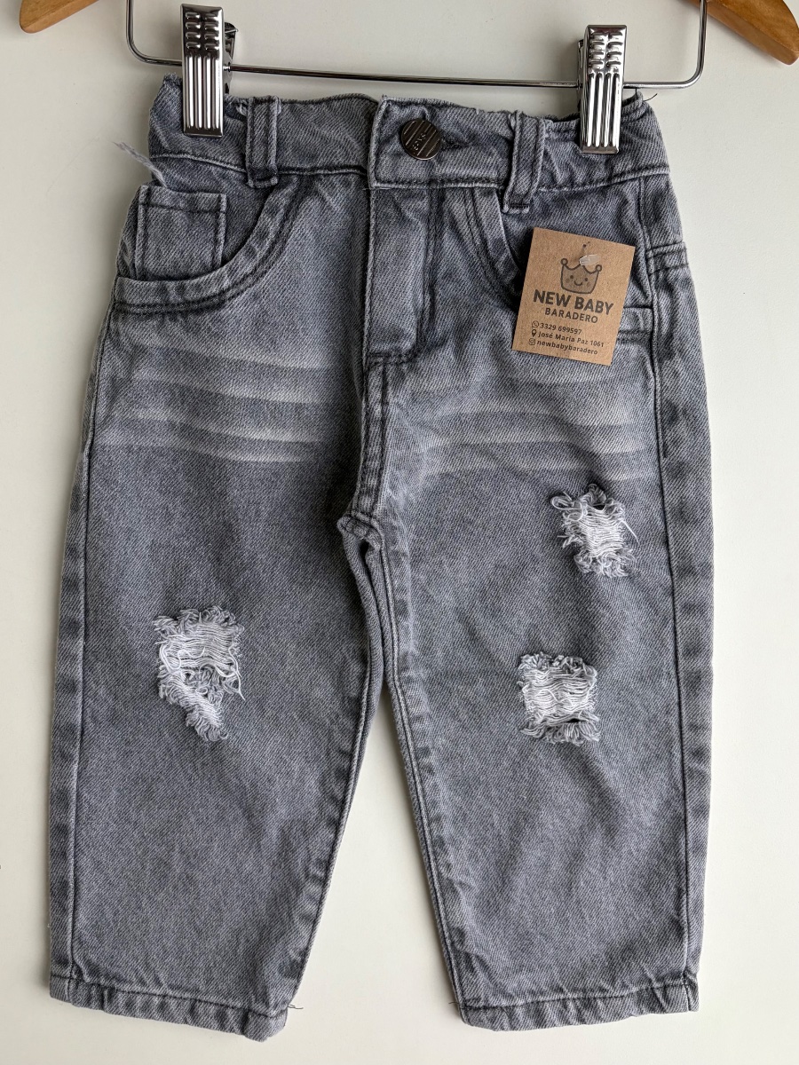 Jean gris con rotura