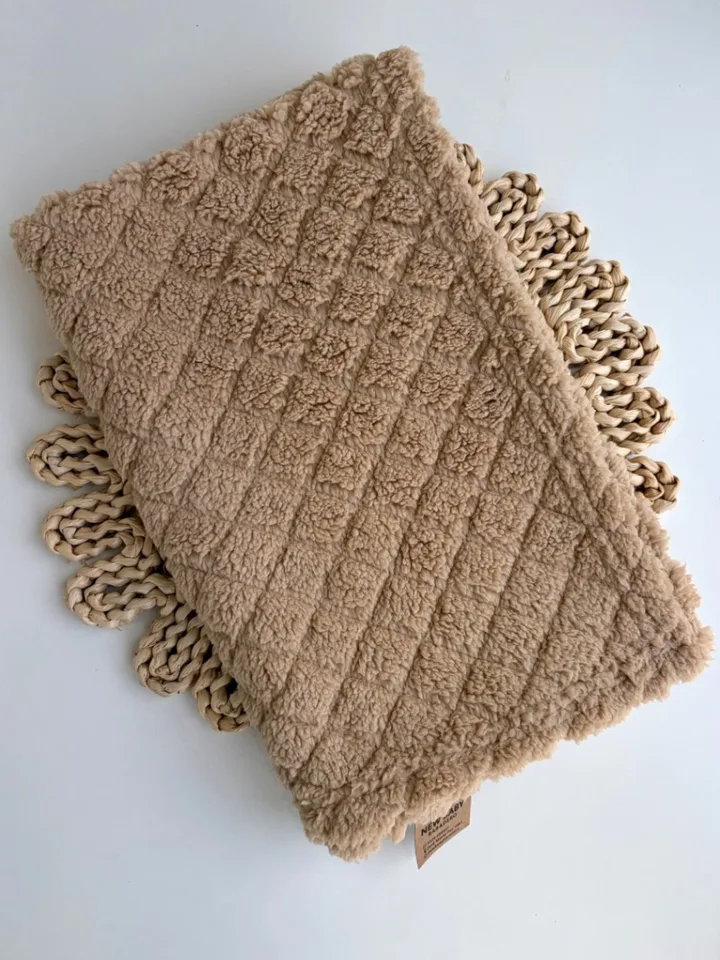 Manta corderito beige
