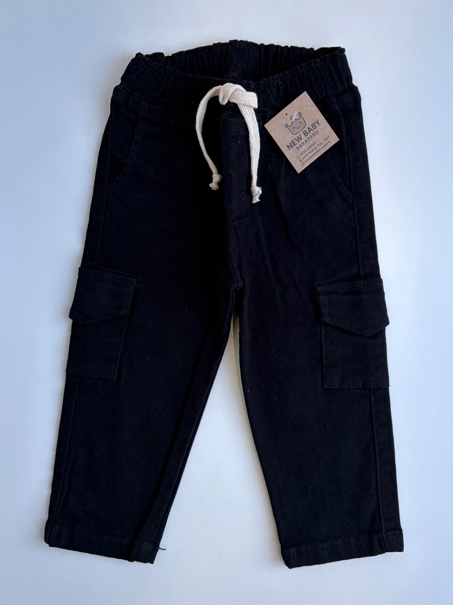 Pantalón negro cargo