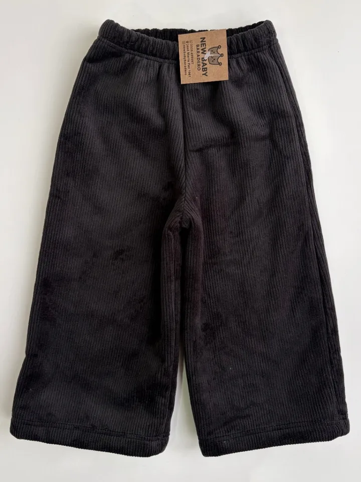 Pantalon palazo negro. Con corderito 