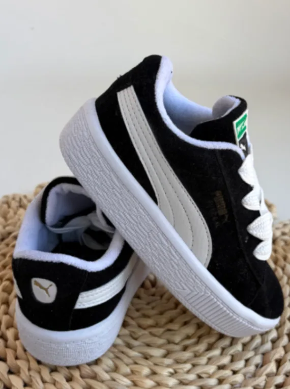 Puma XL Suede negra cordón blanco