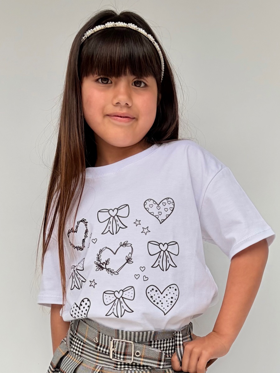 Remera blanca estampa coquette 
