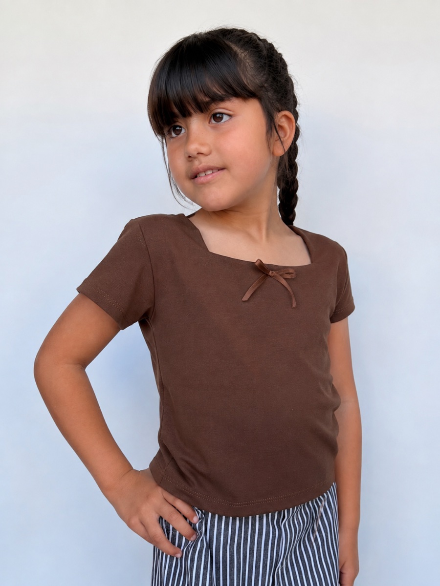 Remera chocolate escote cuadrado