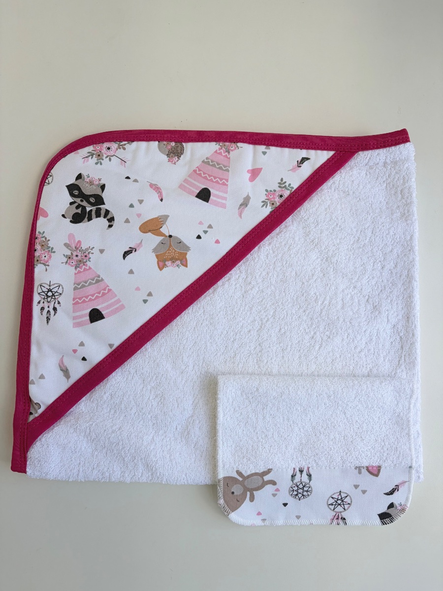 Toallon rosa con carpitas tipi