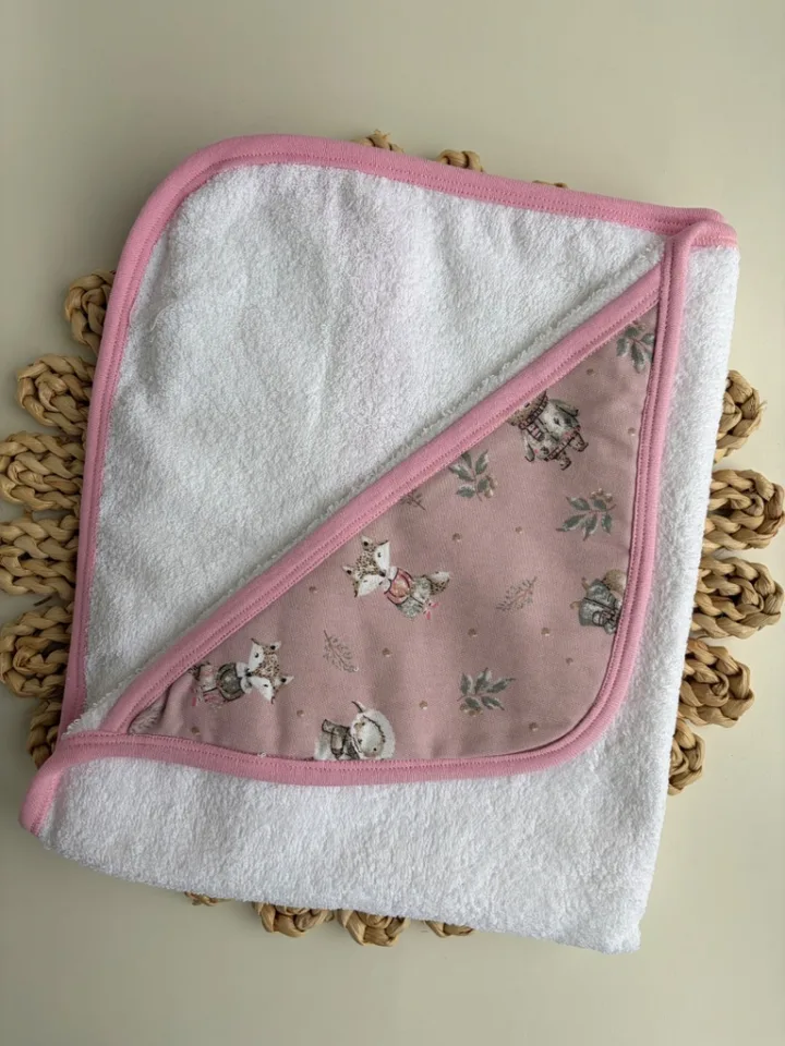 Toallón estampado de zorritas