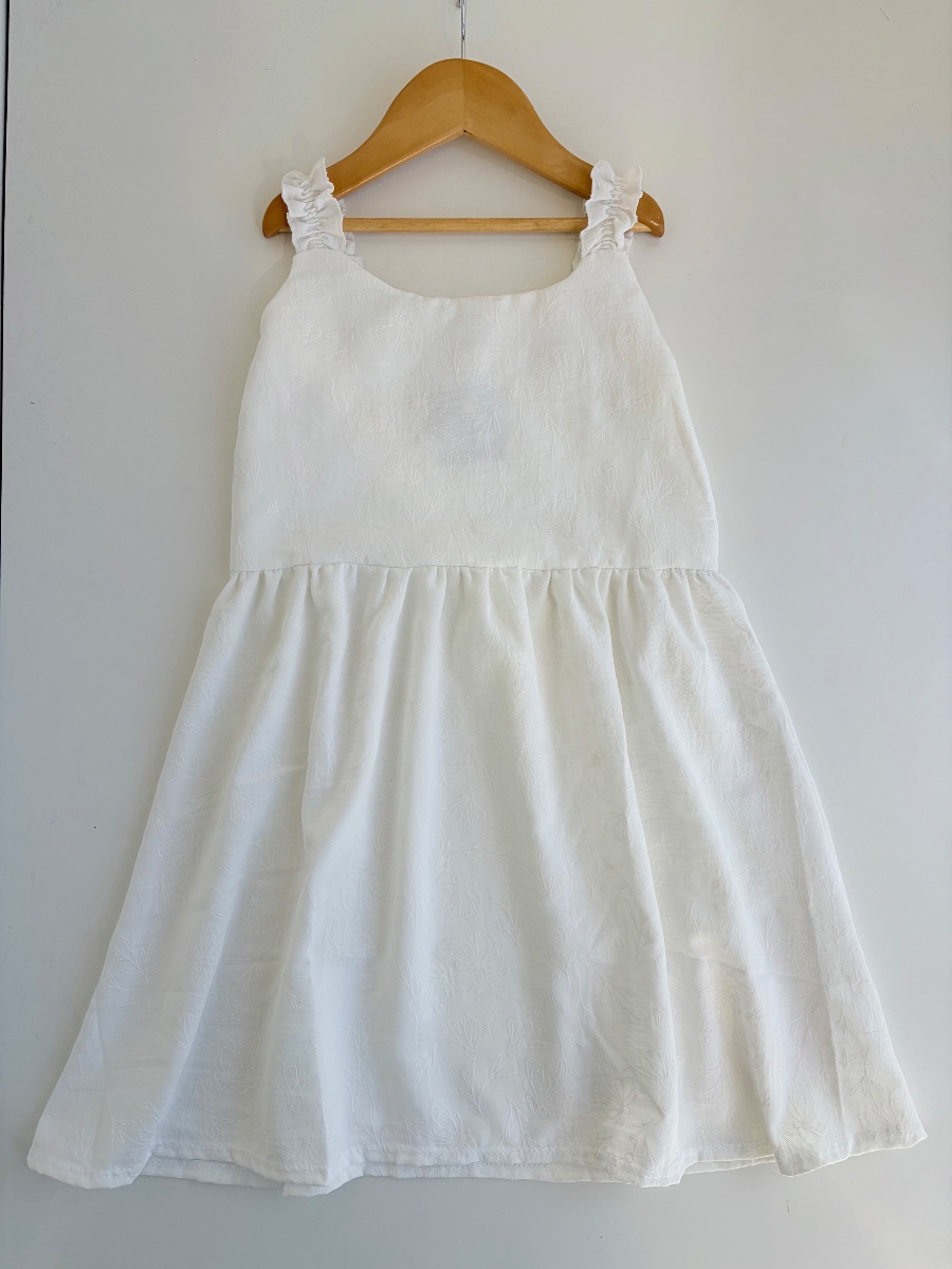 Vestido Blanco detalle con flores
