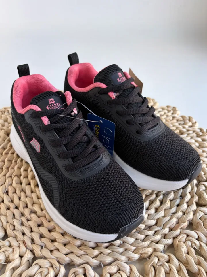 Zapatillas Clever (negras y rosa por dentro)